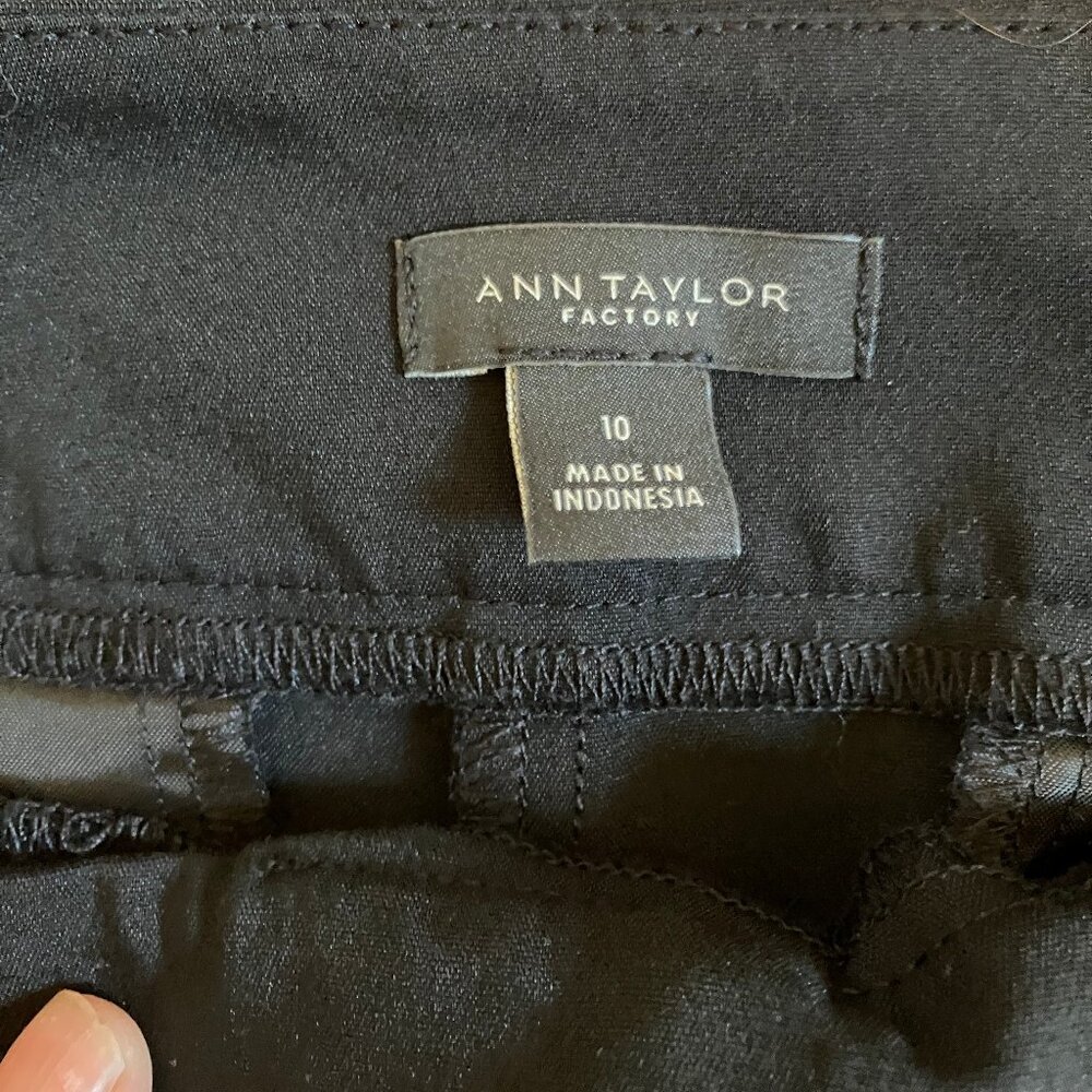 EUC Ann Taylor Factory Black Pants Size: 10 - Picture 6 of 7